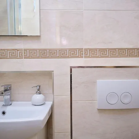 Galeriana Palace Bei Litto By Interhome