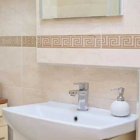 Lejlighed Galeriana Palace Bei Litto By Interhome *